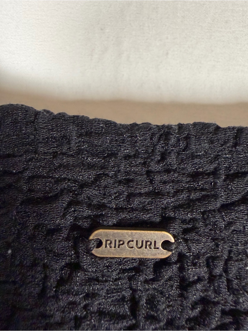 Nwt Rip Curl Black Sunset Luau Textured Cropped Button V-Neck Top - Coastal — image 8 of 8